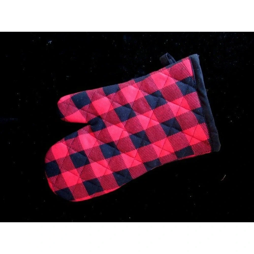 Robert Stanley Northwood Lodge Christmas Oven Mitt Black/Red Buffalo Check Plaid